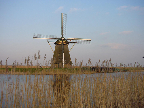 Figure 3.1: Traditional ‘Dutch’ windmill, Source Garrad Hassan