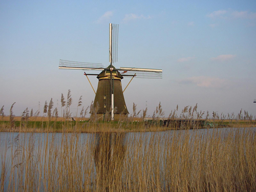 Figure 3.1: Traditional Dutch windmill, Source Garrad Hassan